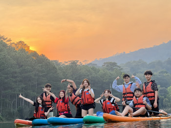 Chèo SUP Đà Lạt: Chọn Tour Nửa Ngày Hay SUP & BBQ?