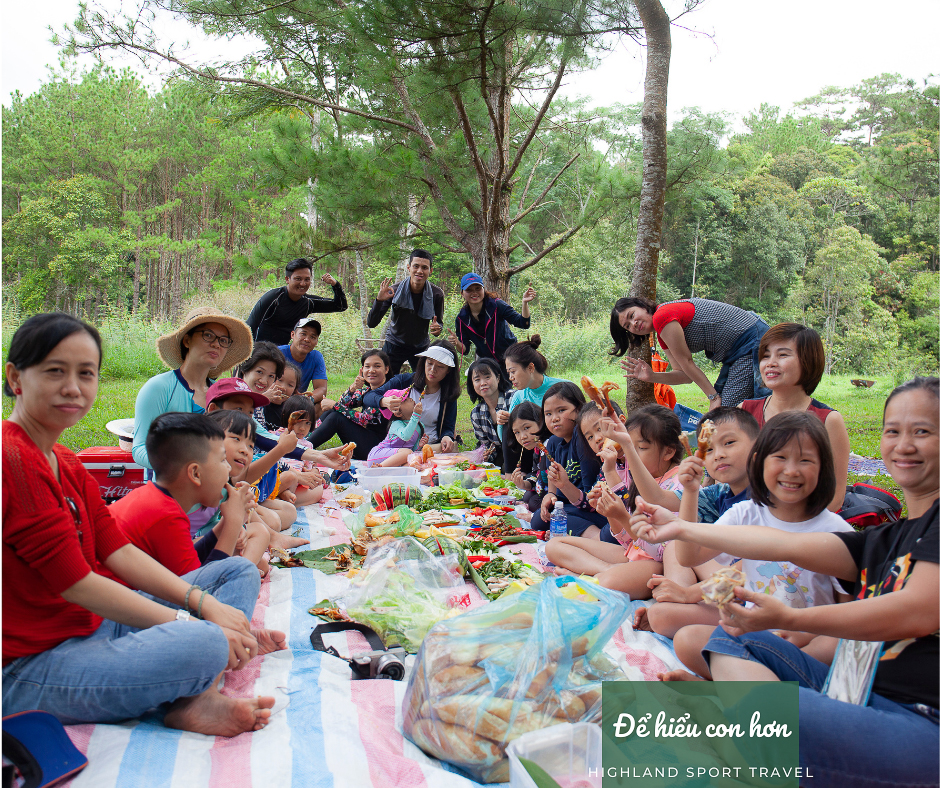 tour trải nghiệm chèo thuyền SUP Đà Lạt cho gia đình