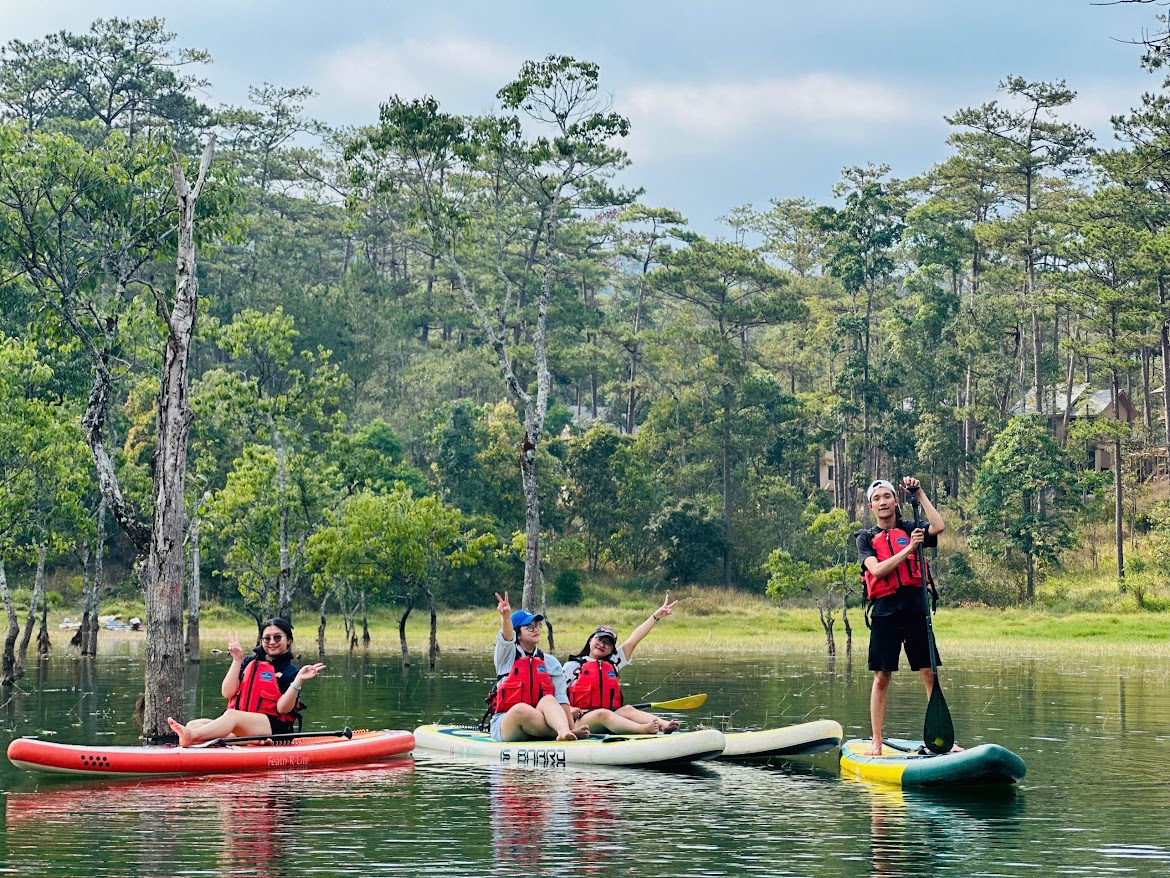 sup paddling dalat