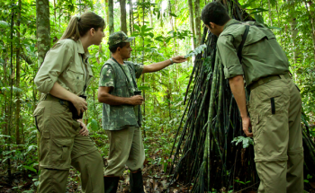 TREKKING RỪNG GIÀ 